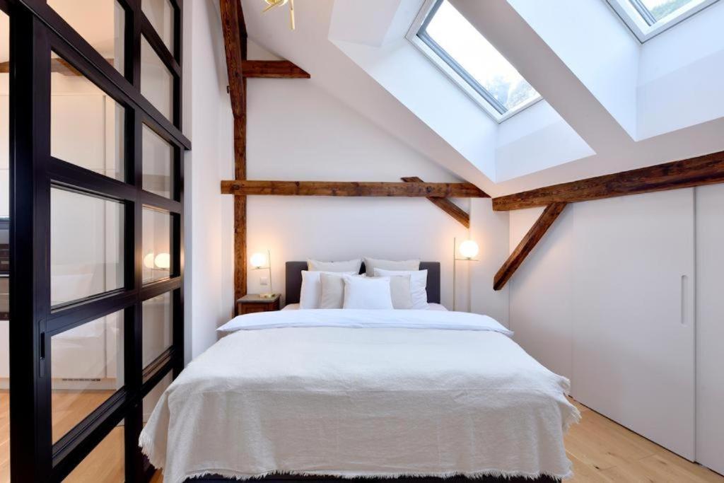 Apartment 1901 *
